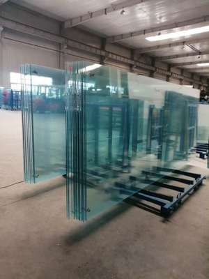 江苏南通16米高3.66米宽19厘厚超白大板钢化玻璃设计加工运输安装